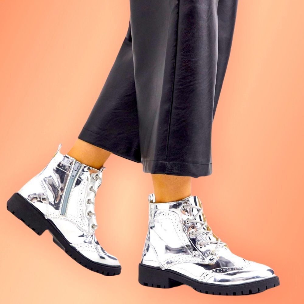 Silver Baroque Wingtip Boots size 6 women’s box included (NWT) - Picture 5 of 7